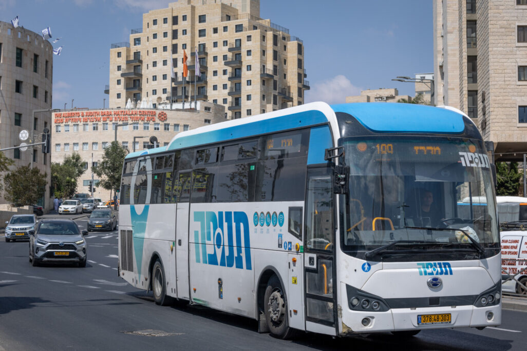 אוטובוס של חברת תנופה בכניסה לירושלים, אוגוסט 2026 (צילום: חיים גולדברג/פלאש 90) אוטובוס של חברת תנופה בכניסה לירושלים, אוגוסט 2026 (צילום: חיים גולדברג/פלאש 90)