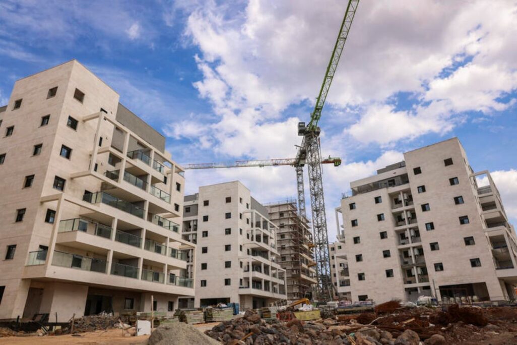 דירות בבנייה בפוריה ליד טבריה (צילום: דוד כהן/פלאש90) דירות בבנייה בפוריה ליד טבריה (צילום: דוד כהן/פלאש90)