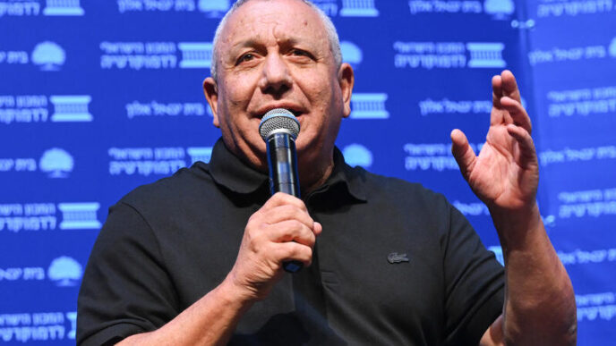 איזנקוט: הליכוד בקמפיין דה לגיטימציה לתוצאות, צוותי עובדים על חוקי גיוס וועדת חקירה