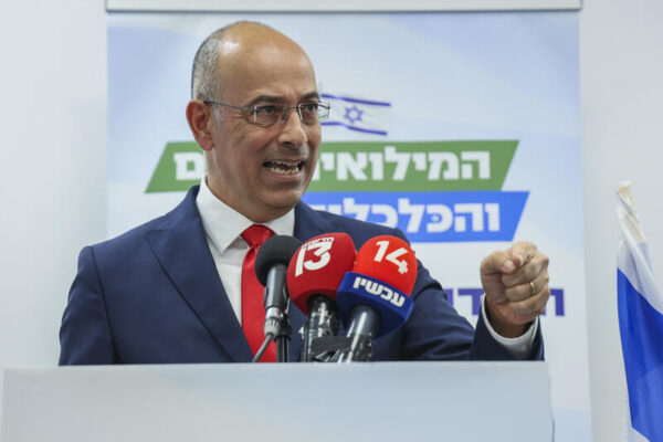 ירון זליכה במסיבת עיתונאים, אוקטובר 2026 (צילום: יונתן שאול, פלאש90)
