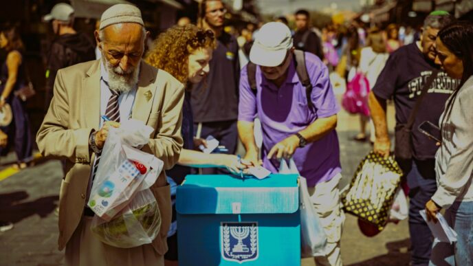 המפץ שלא קרה: מדוע 7 באוקטובר לא שינה את המפה הפוליטית | 3 ראיונות