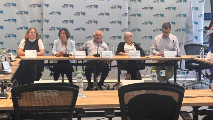 יו"ר משרד הבריאות ל'דבר': "מאמין שלא נשאיר תרופות חשובות שרמת היעילות שלהן גדולה מחוץ לסל"