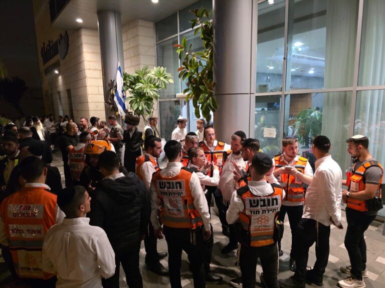 זירת השריפה בבני ברק (צילום: דוברות איחוד הצלה)