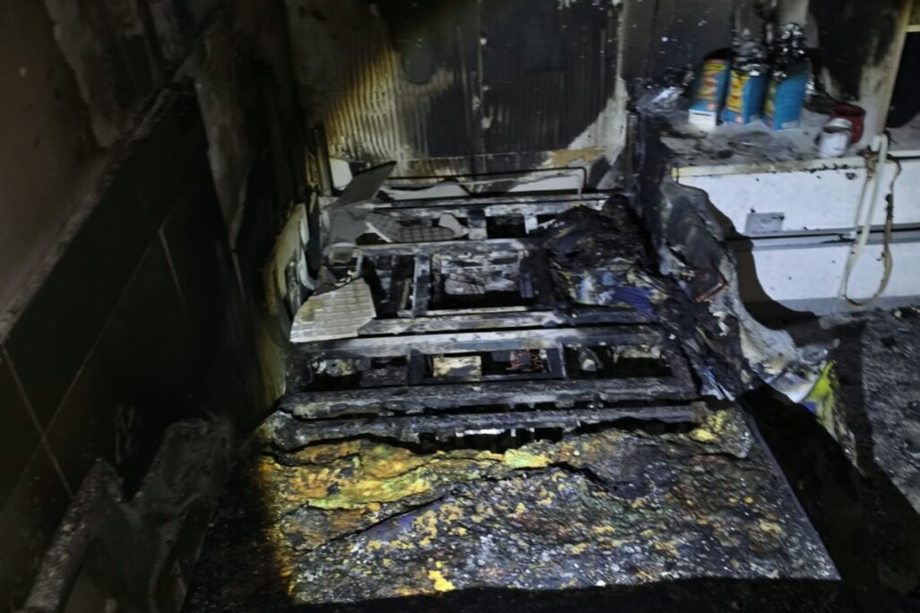 חדר שנשרף בבית אבות בבני ברק (צילום: כבאות והצלה לישראל) חדר שנשרף בבית אבות בבני ברק (צילום: כבאות והצלה לישראל)