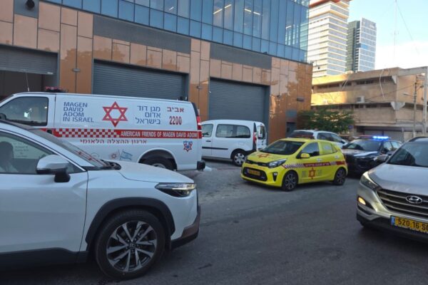 זירת תאונת העבודה בבני ברק (צילום: תיעוד מבצעי מד"א)