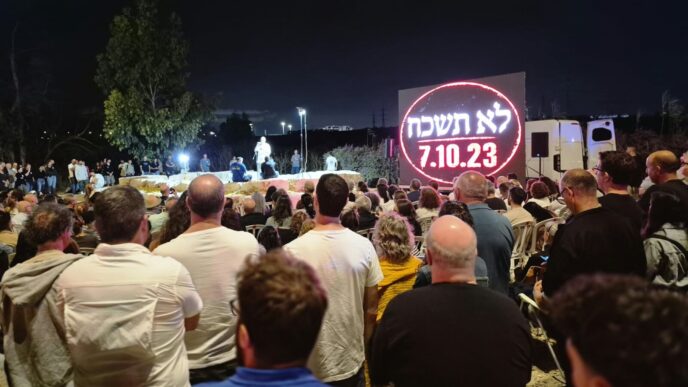 תושבי שער הנגב קראו מכתבים ליקיריהם בצומת הקשתות: "מהשנה אנחנו במשימה של לזכור"