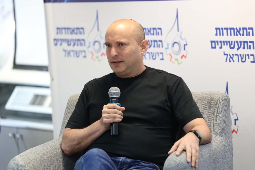 נפתלי בנט בכנס ישראל בוחרת תעשייה 2026 (צילום: חן גלילי)